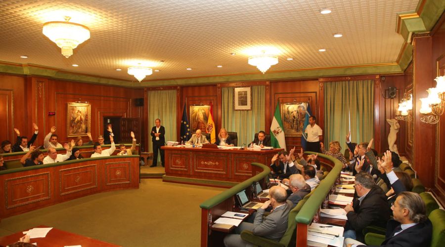 El Pleno avala la firma del convenio con el Ministerio de Hacienda que permitirá recuperar más de 2,7 millones de euros para reforzar turísticamente la marca Marbella y ejecutar un Plan Municipal de Aparcamientos