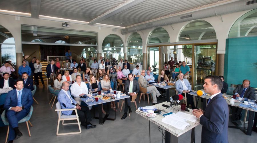 El Ayuntamiento propone la creación de un órgano colegiado entre el sector público y el privado para diseñar el modelo turístico de Marbella