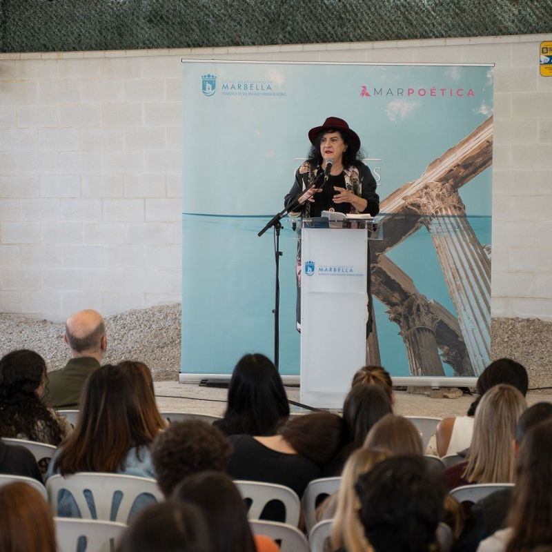Los estudiantes toman la palabra en Marpoética con Aurora Luque y los clásicos como guía