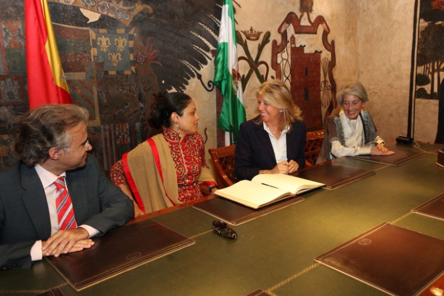 Imagen de la noticia Ángeles Muñoz recibe a la princesa de la Casa Rea…