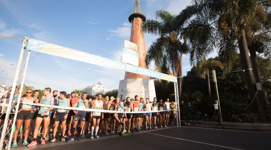 Abdelhadi El Mouaziz y Lola Chiclana, ganadores de la 34ª Media Maratón de Marbella