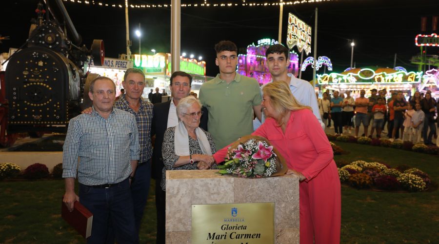La Feria de San Pedro Alcántara arrancó anoche en el recinto de La Caridad con el pregón de Gregorio Aranda y los homenajes a Pepita Cardeña y Mari Carmen Álvarez