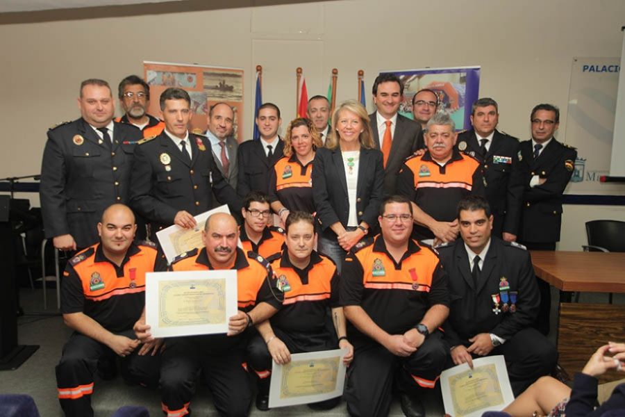 Imagen de la noticia Ángeles Muñoz asiste a la entrega de medallas con…