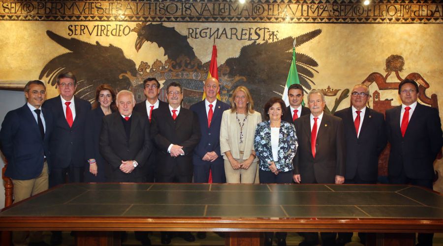La alcaldesa recibe a las nuevas Juntas de Gobierno de la Hermandad Sacramental y de Los Romeros de San Bernabé