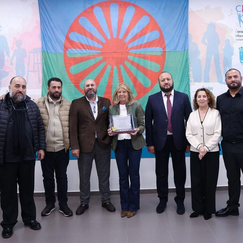 El Ayuntamiento recibe en el Día del Pueblo Gitano el reconocimiento de la Iglesia Evangélica Filadelfia por su colaboración con las entidades locales