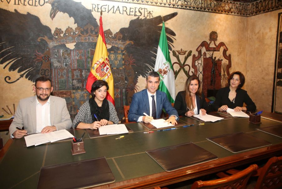 Imagen de la noticia El alcalde entrega las llaves de sus oficinas a l…