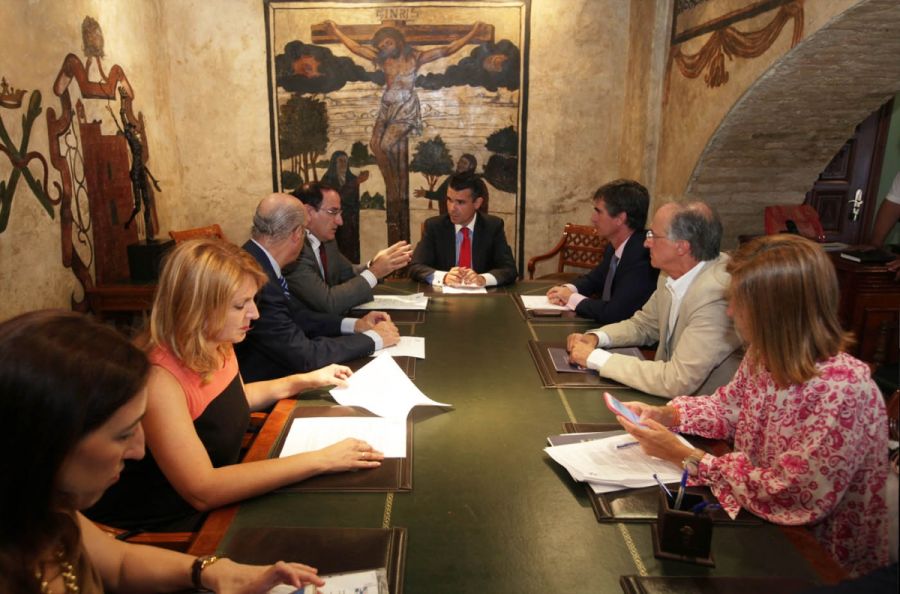 Imagen de la noticia El alcalde ha mantenido una reunión con represent…