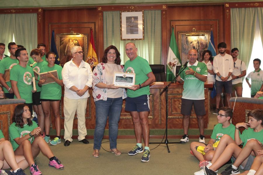 Imagen de la noticia Blanca Fernández recibe a los 200 participantes e…