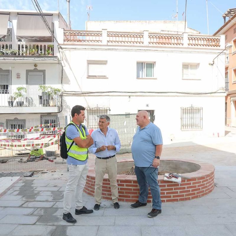La segunda fase de la remodelación de la calle Virgen de Loreto de San Pedro Alcántara encara su recta final y estará lista a mediados de agosto