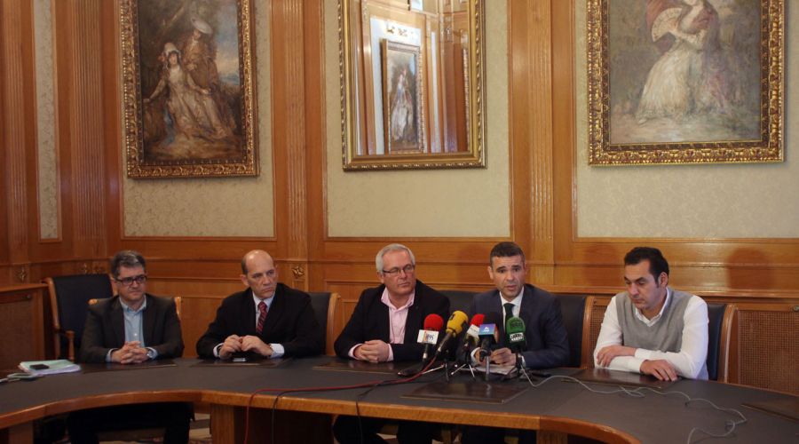El Ejecutivo local impulsa en los primeros seis meses de gobierno “la transparencia y la participación” y prioriza la eficacia de los servicios públicos y las políticas de empleo