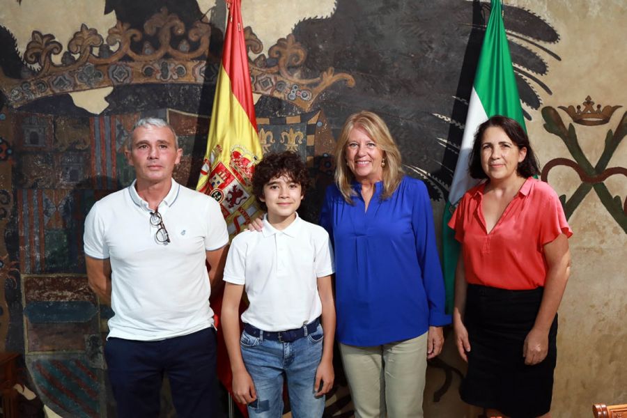 Imagen de la noticia Muñoz subraya la proyección del joven pianista Gu…
