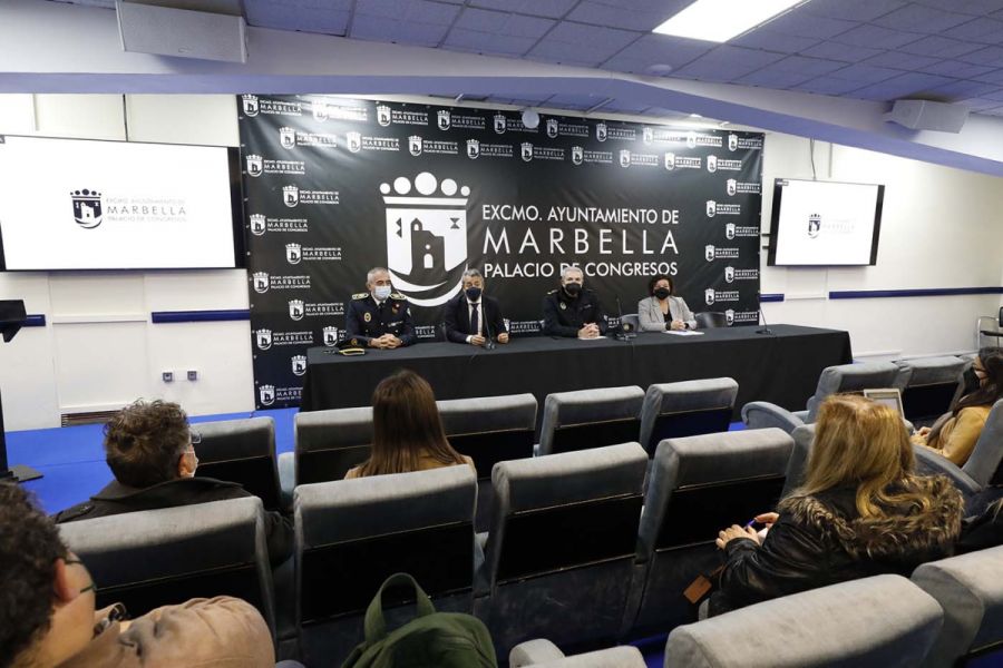 Imagen de la noticia El Ayuntamiento se reúne con directores de instit…