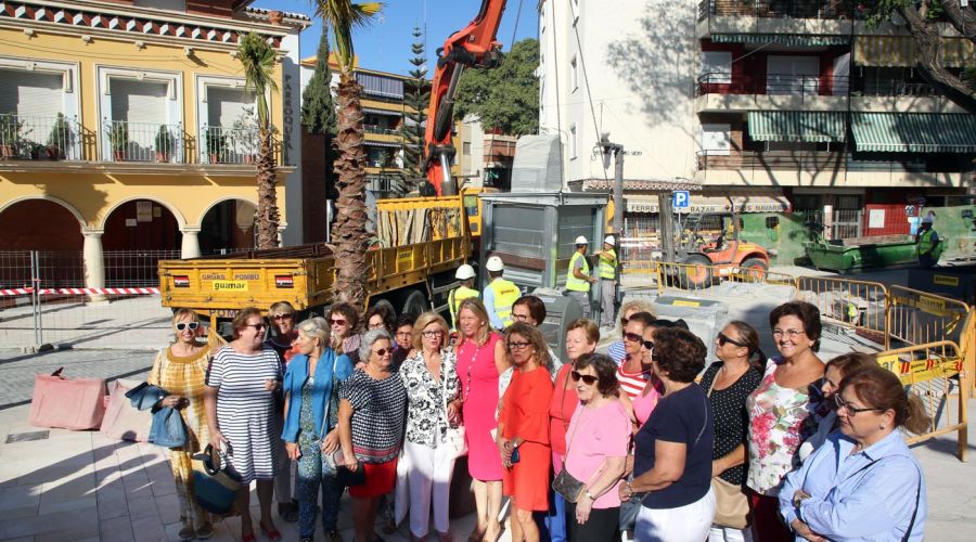 El Ayuntamiento retira las islas ecológicas de la plaza de Divina Pastora