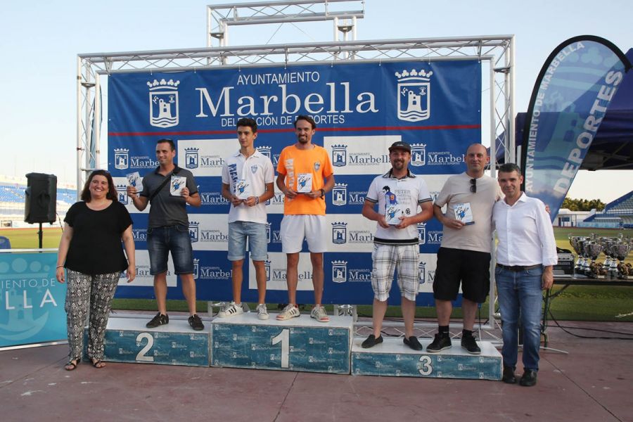 Imagen de la noticia El alcalde entrega los trofeos de las Ligas Local…