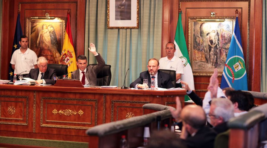 El Pleno saca adelante la estabilidad urbanística de Marbella sin el apoyo del PP