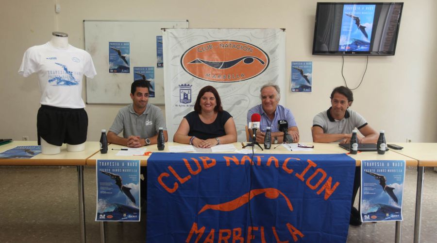 La Travesía a Nado de Puerto Banús a Marbella aspira a convertirse en prueba nacional