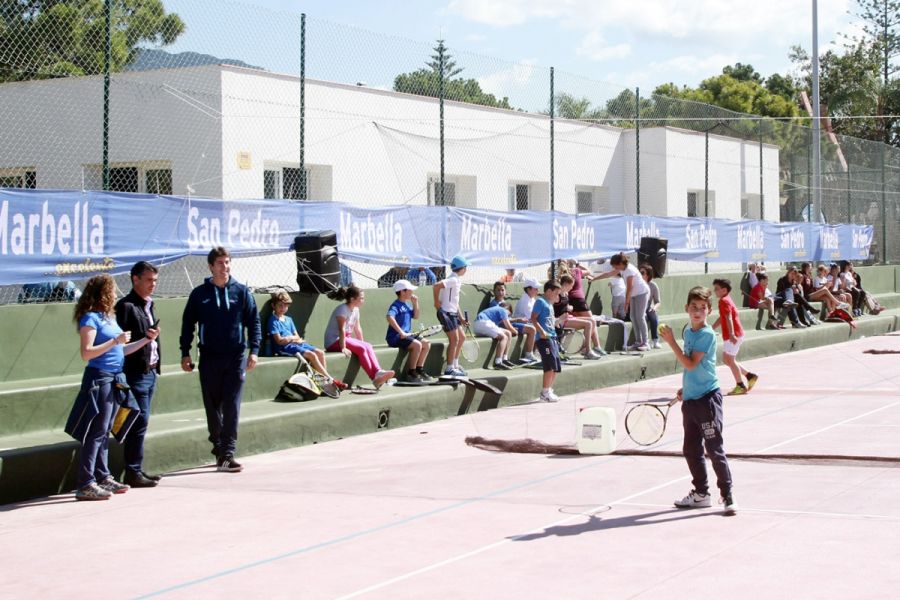 Imagen de la noticia El alcalde asiste al V Torneo de Tenis y Padel de…