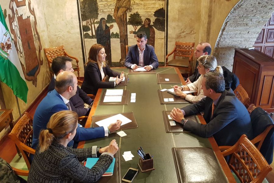 Imagen de la noticia El Ayuntamiento continúa con la ronda de reunione…