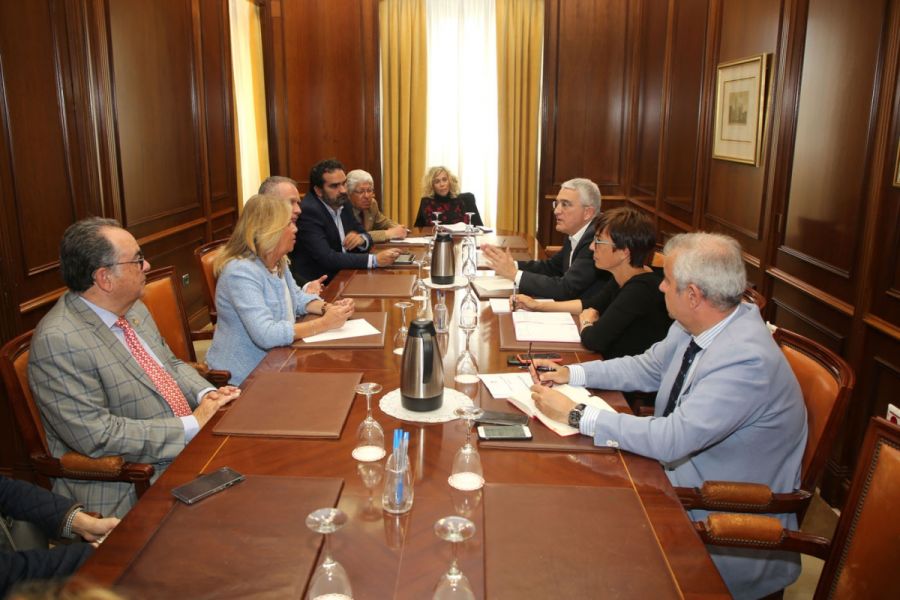 Imagen de la noticia La alcaldesa pide a Costas que “priorice y agilic…