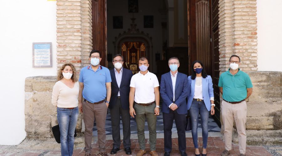 El Ayuntamiento y la empresa Conservación Viaria entregan más de 3.000 kilos de alimentos a Cáritas para las familias más vulnerables