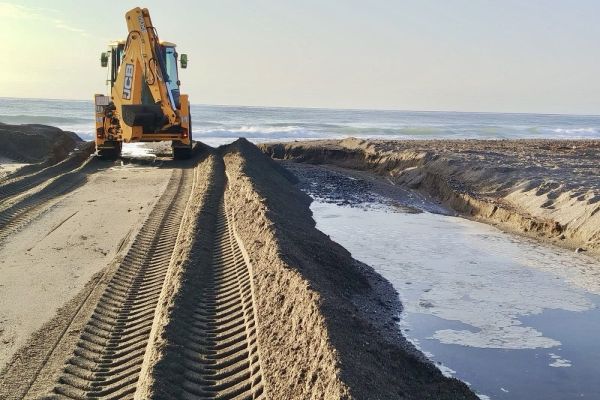 El Ayuntamiento informa de la intensificación de la apertura de las desembocaduras de ríos y arroyos ante la previsión de lluvias intensas