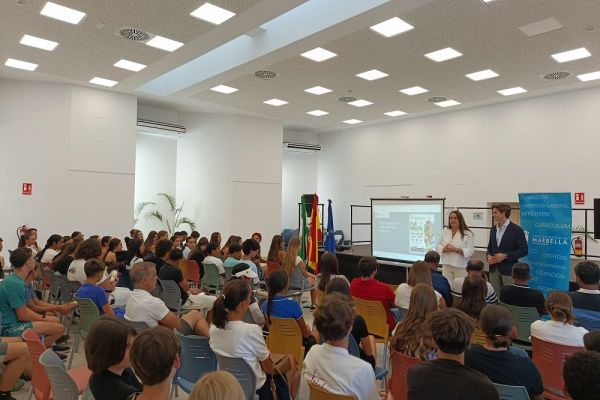 El Plan Municipal de Empleabilidad acerca los recursos municipales en este ámbito al Distrito de Nueva Andalucía