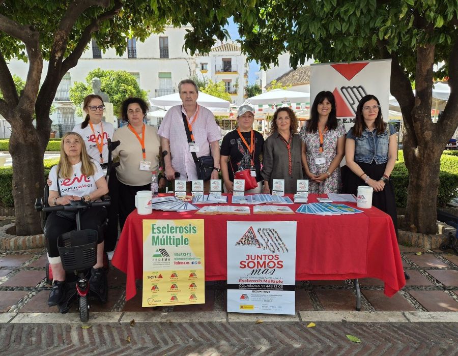 El Ayuntamiento reafirma su compromiso con las personas con esclerosis múltiple y sus familias en la conmemoración del día mundial de esta enfermedad