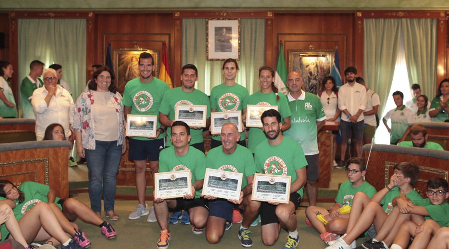Blanca Fernández recibe a los 200 participantes en el XXII Campus Andaluz de Voleibol del Fuerte de Nagüeles