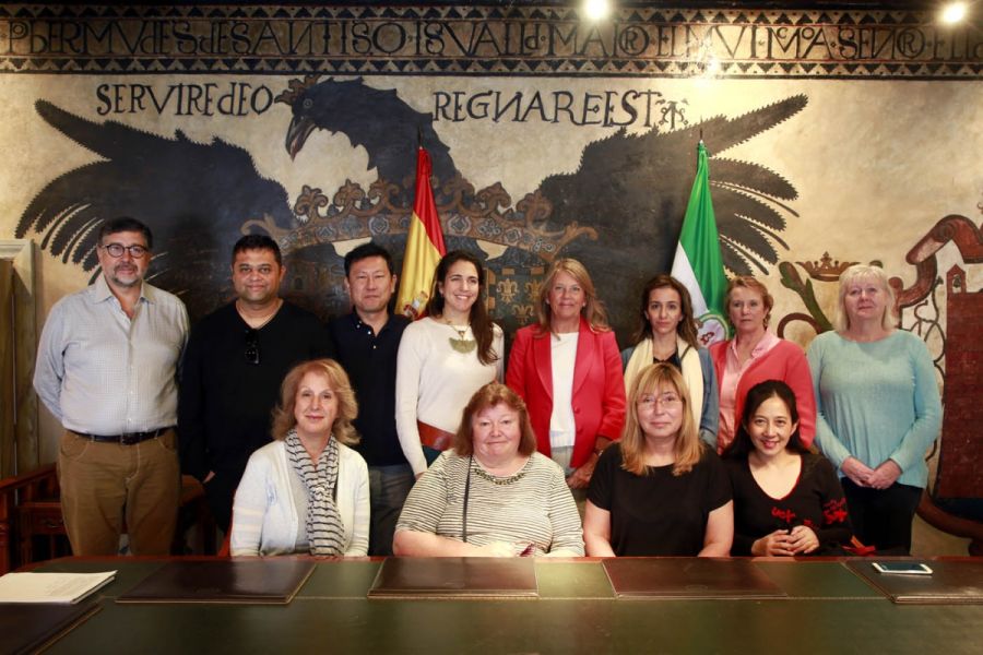Imagen de la noticia La alcaldesa recibe a representantes de agencias…