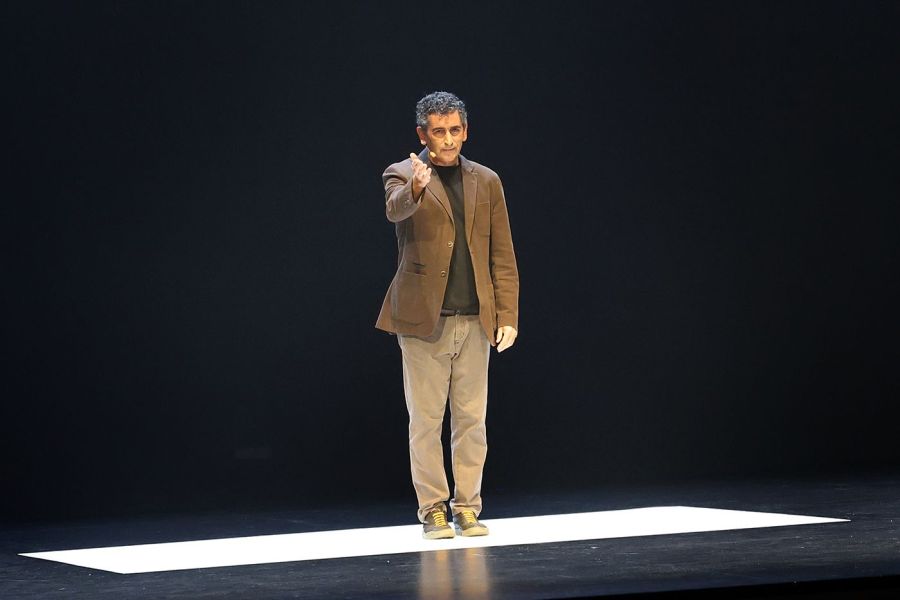 Imagen de la noticia Juan Mayorga muestra sus dotes como actor durante…