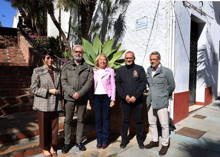 Imagen de la noticia La alcaldesa realiza una ofrenda floral a la Herm…