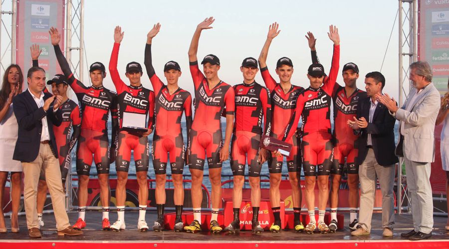 Marbella acoge una espectacular primera etapa de la Vuelta Ciclista a España 2015