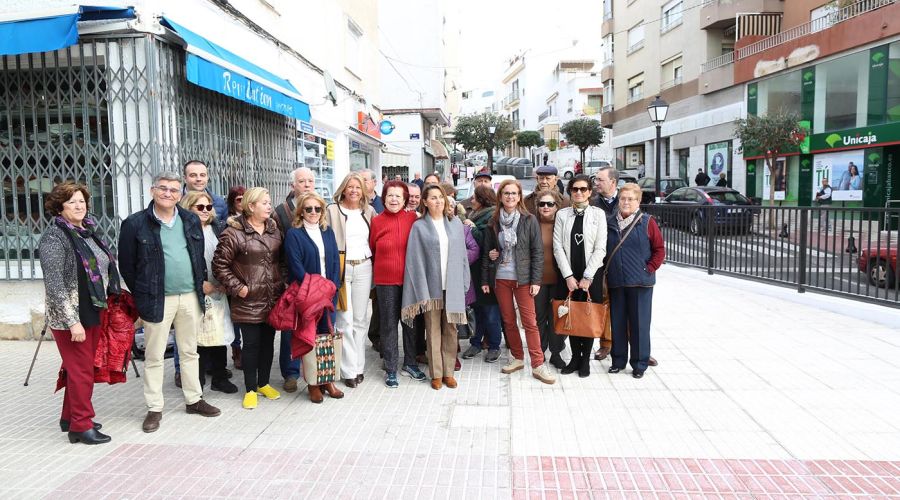 El Ayuntamiento mejora la seguridad y la movilidad peatonal en la calle San Vicente del barrio de Divina Pastora