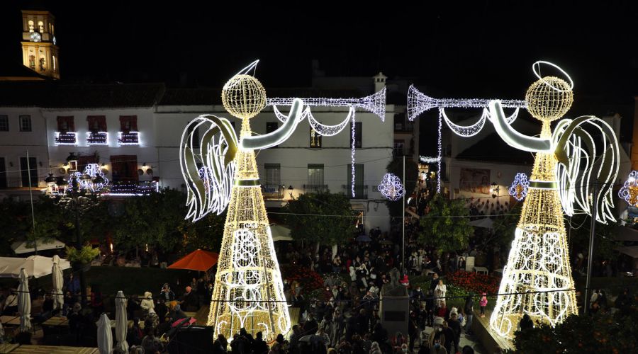 El encendido del alumbrado marca el inicio de la Navidad en Marbella