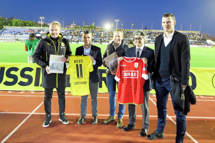 Imagen de la noticia El alcalde asistió al partido entre Borussia Dort…