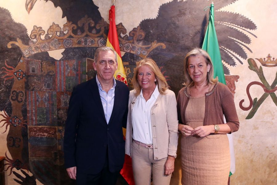Imagen de la noticia La alcaldesa felicita a José María Morente por su…