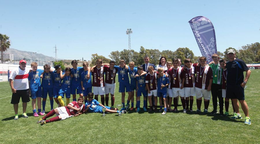Entregados los trofeos a los equipos de la liga de fútbol 7 de la categoría Estrellitas