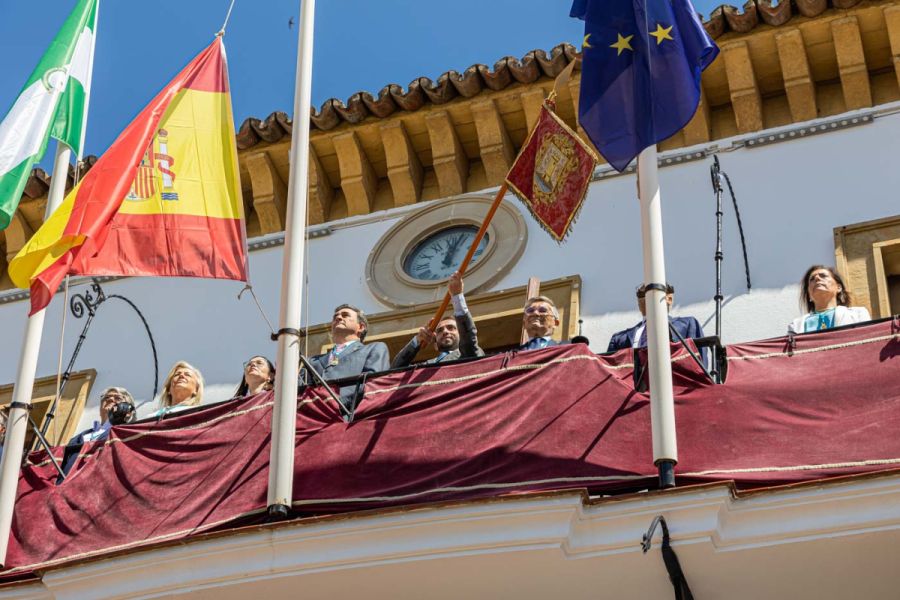 Imagen de la noticia La izada de banderas y la colocación del Pendón m…