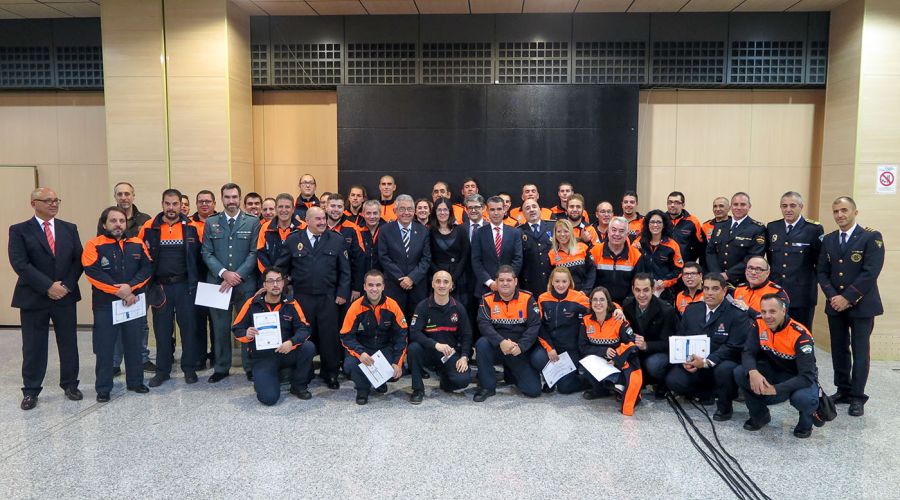 El alcalde asiste a la entrega de medallas de la Agrupación de Voluntarios de Protección Civil