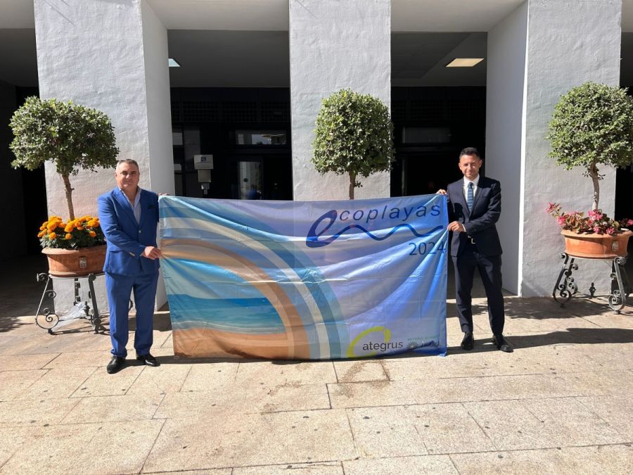 Imagen de la noticia Las playas La Bajadilla y El Cable reciben la ban…