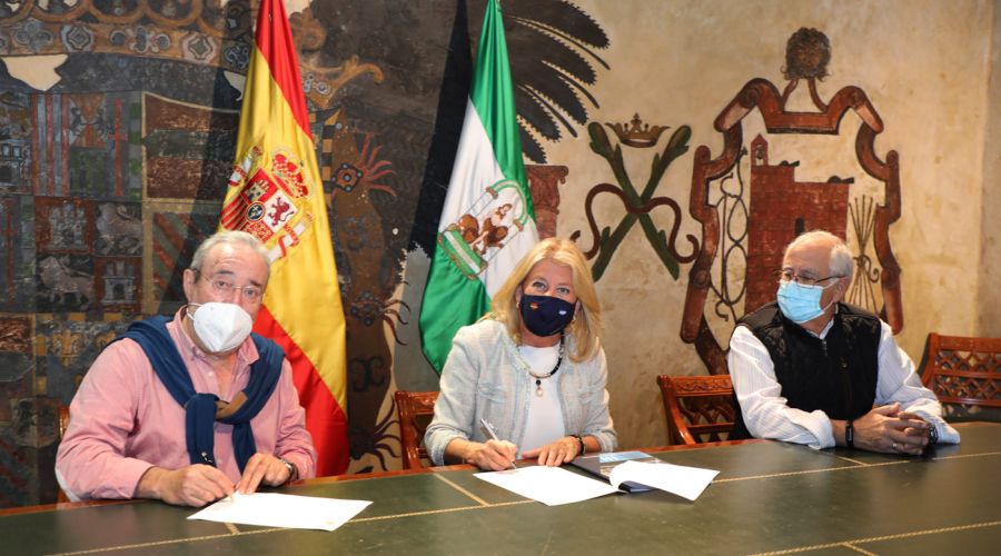 El Puerto Deportivo Virgen del Carmen de Marbella firma seis acuerdos con entidades para la promoción del recinto náutico y apoyar actividades deportivas y culturales