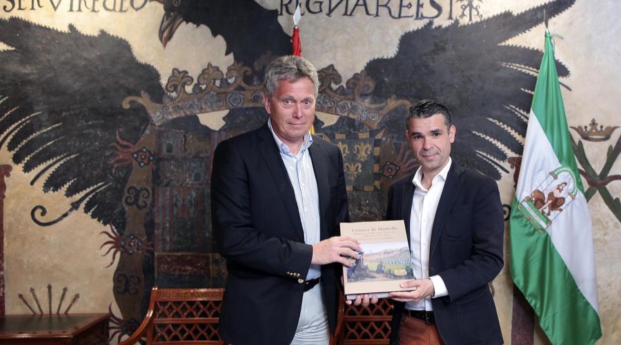 El Ayuntamiento mantiene un encuentro con la Liga de Fútbol Profesional de Noruega para atraer a Marbella las concentraciones de los equipos internacionales