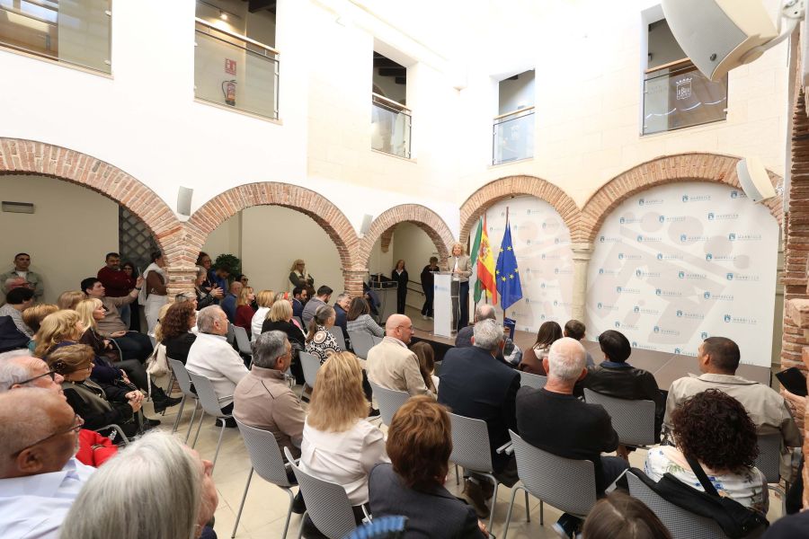 Imagen de la noticia El Ayuntamiento homenajea a medio centenar de emp…