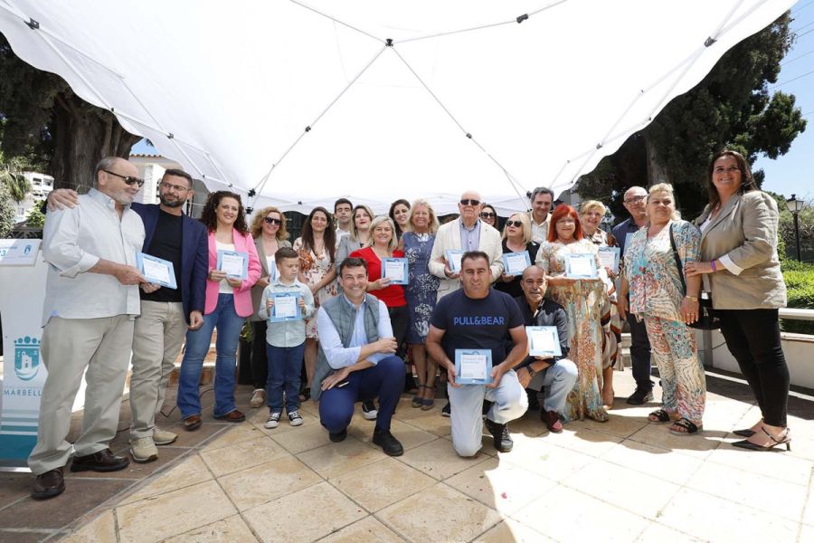 Imagen de la noticia El Ayuntamiento reconoce la trayectoria de trece…