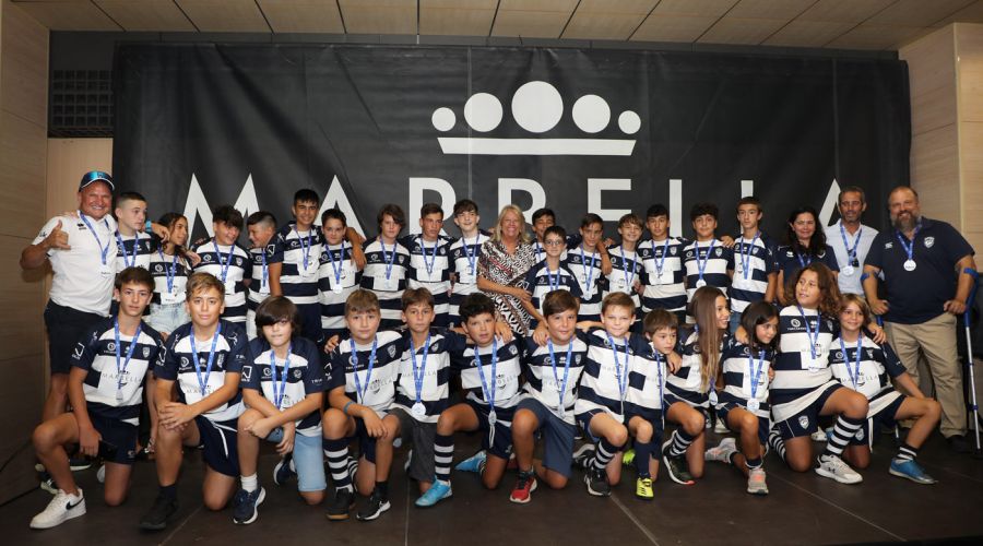 La alcaldesa destaca “el éxito, la constancia y el afán de superación” de los clubes y deportistas de la ciudad y subraya “su importancia como embajadores de Marbella”