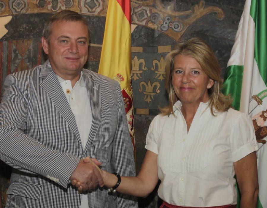 Imagen de la noticia La alcaldesa recibe a su homólogo de la ciudad ru…