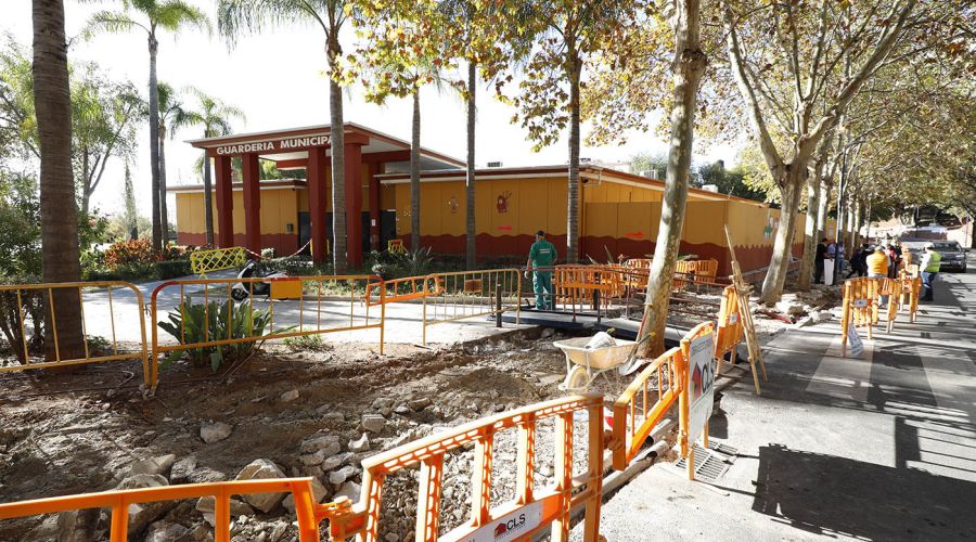El Ayuntamiento mejora la accesibilidad y la movilidad peatonal en el entorno de la guardería de Las Albarizas y del CEIP Rafael Fernández Mayoralas