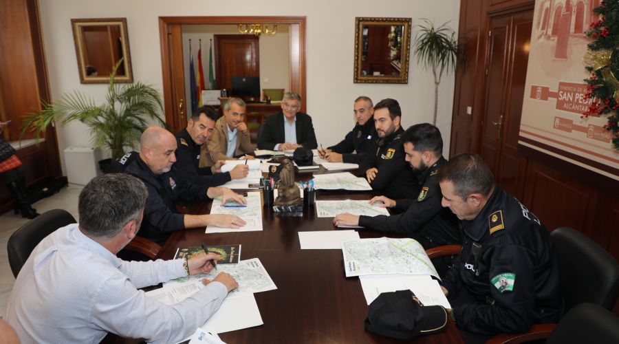 El dispositivo especial de seguridad en Navidad planificado por el Ayuntamiento contará con 150 policías locales de refuerzo en coordinación con otros cuerpos de emergencias