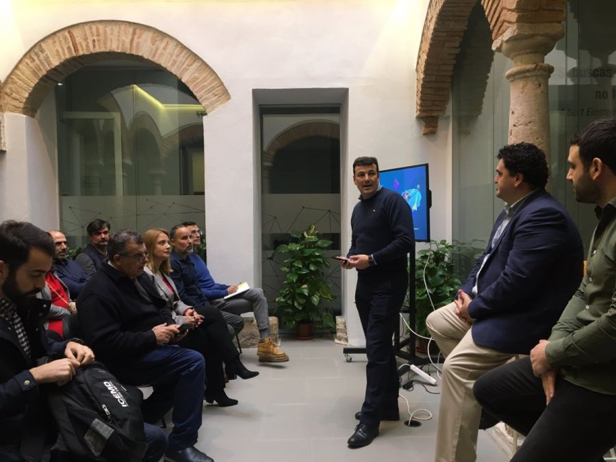 Imagen de la noticia Medio centenar de empresas asiste al encuentro so…