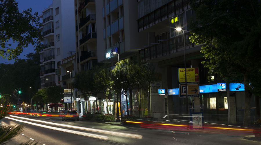 El Ayuntamiento renueva el alumbrado de Ricardo Soriano entre calle Calvario y el Paseo de la Alameda